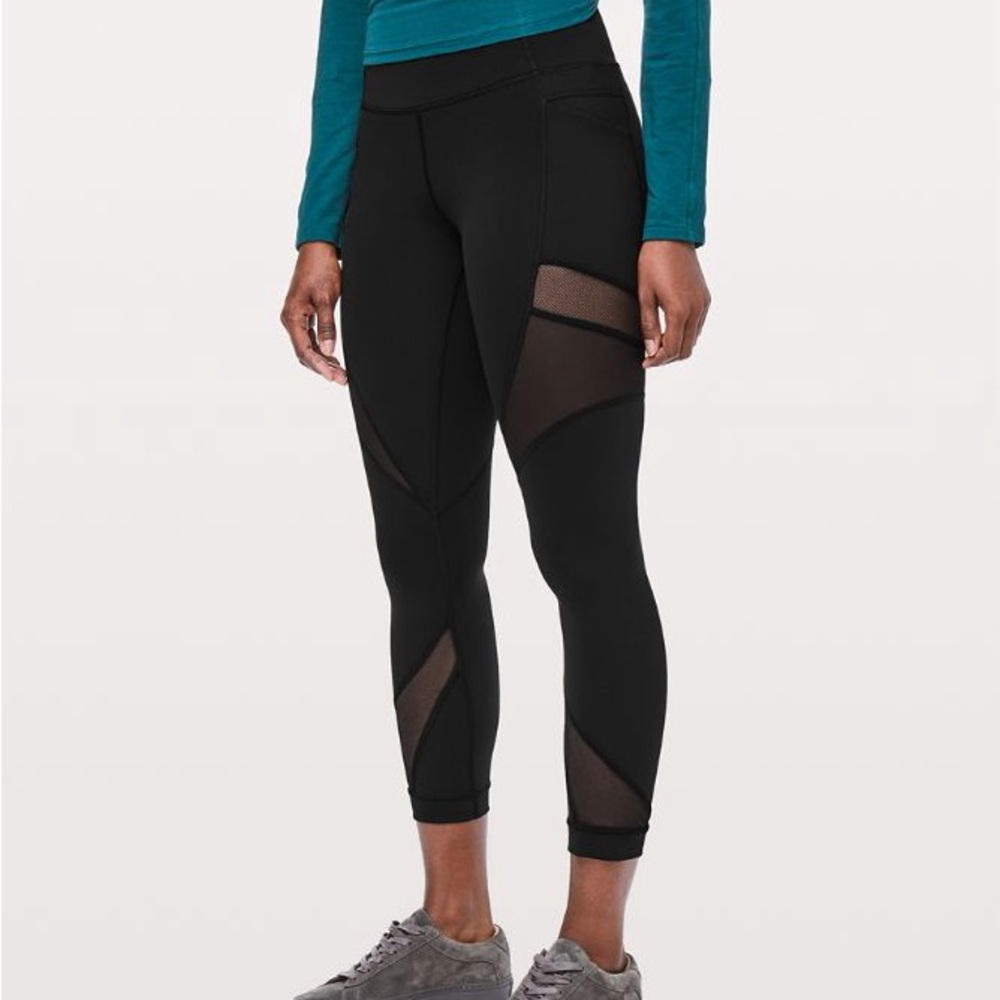 Lululemon mesh in motion crop leggings